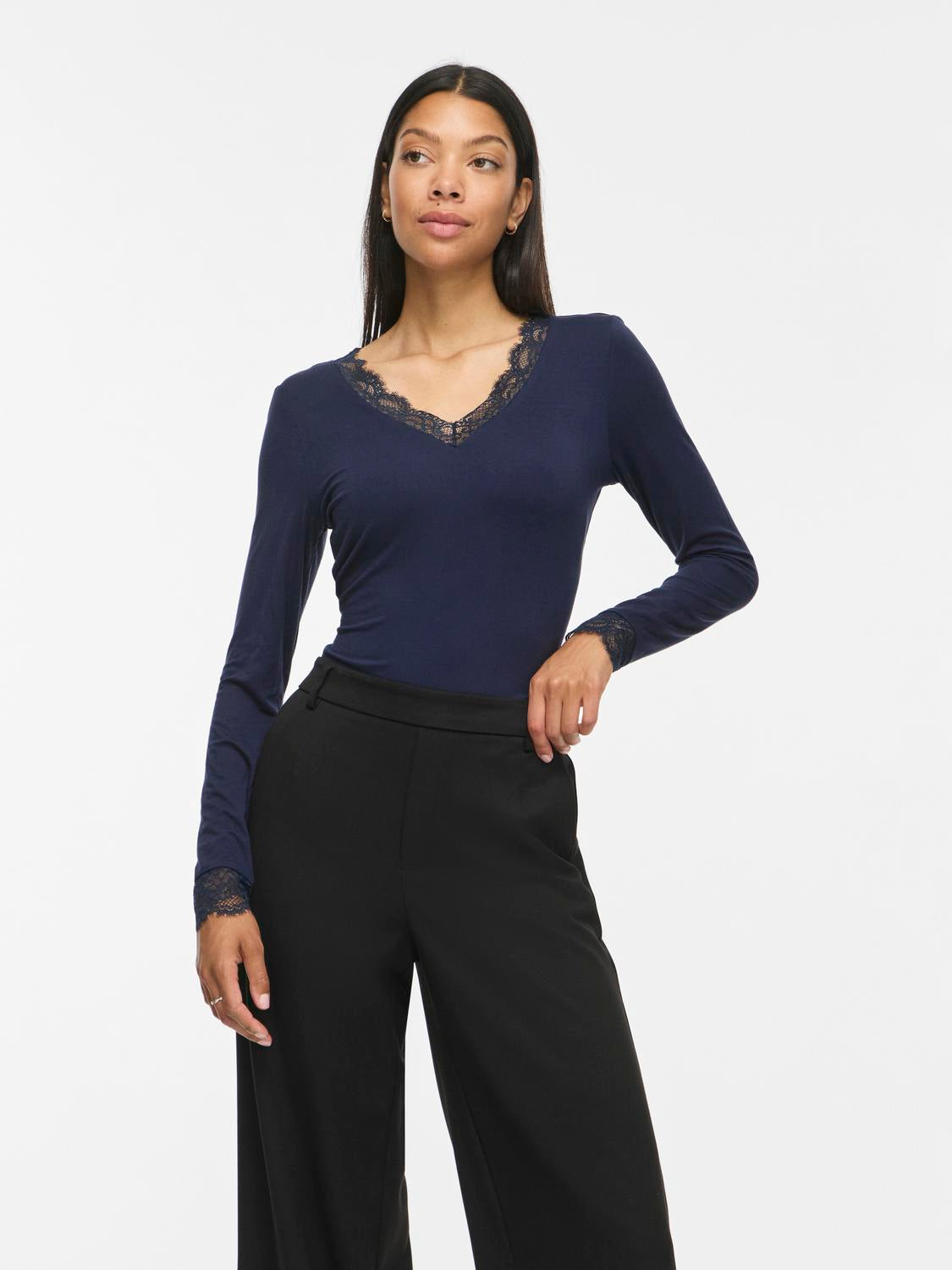 model_shot-front